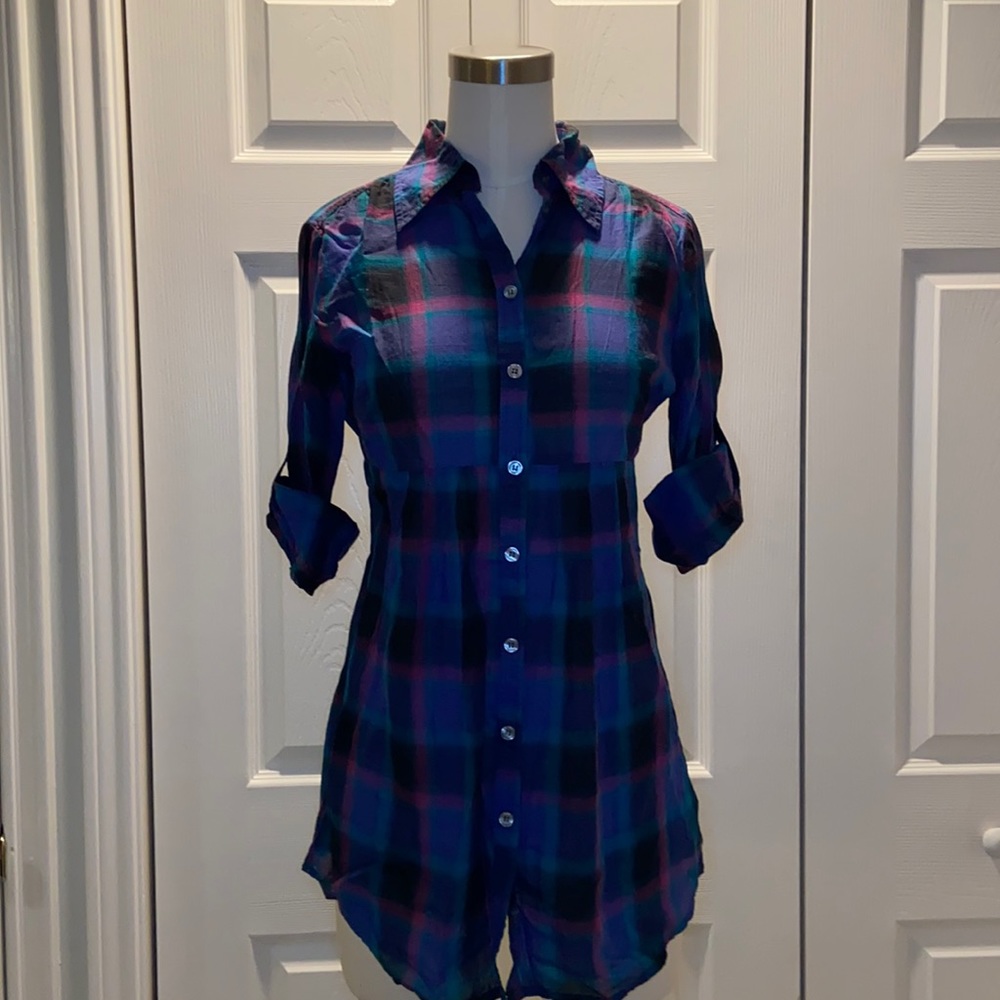 🎉HP🎉 NY&Co Plaid Button Down Shirt
